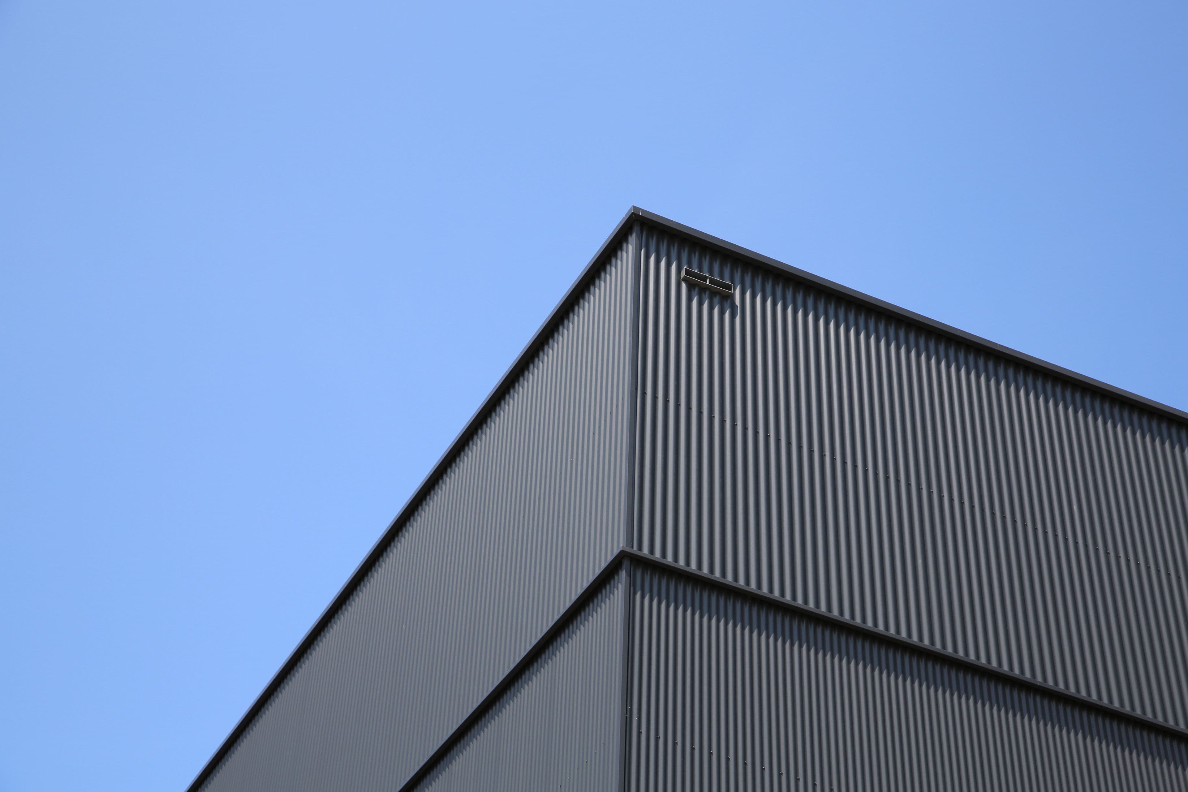 Gevelpanelen van bedrijfshal bij Businesspark Parkrand Waddinxveen